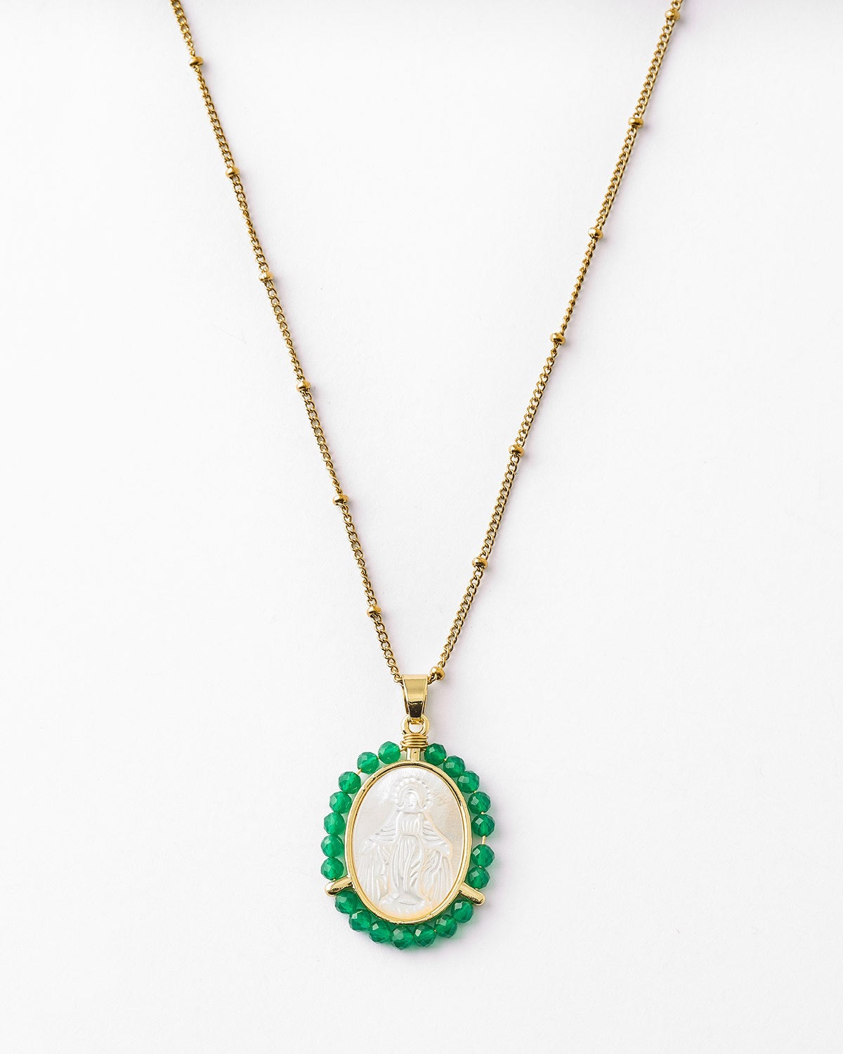 Collar medalla nácar virgen María