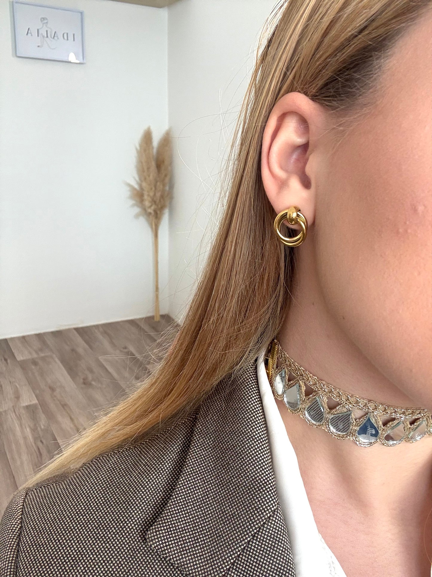 Chocker Atenea