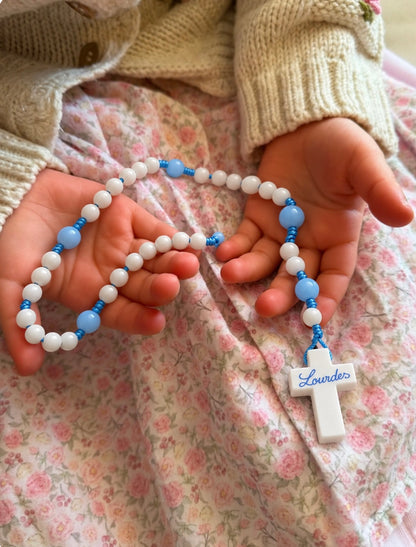 Rosario de Lourdes — Blanco y Azul