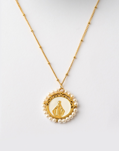 COLLAR MEDALLA VIRGEN DE LA MILAGROSA PERLA BLANCA